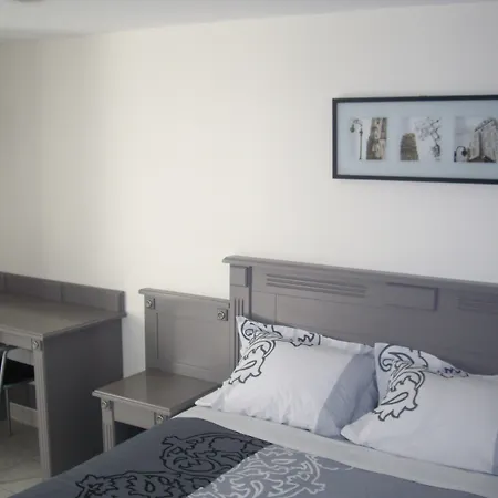 De L'europe Hotel 2*