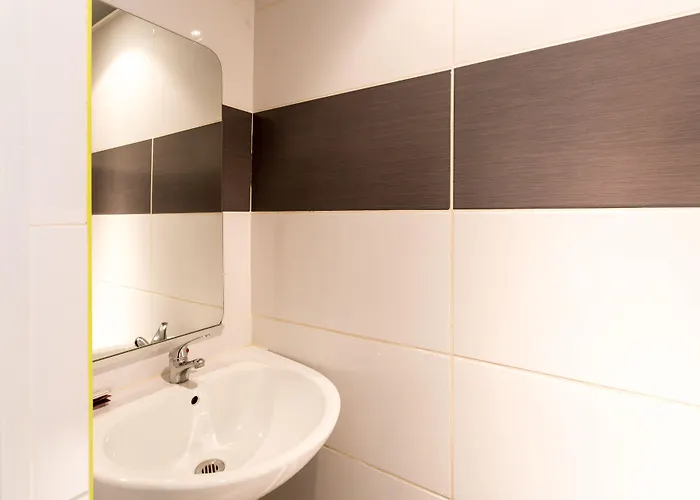 ホテル ドゥ ルーロップ 2*