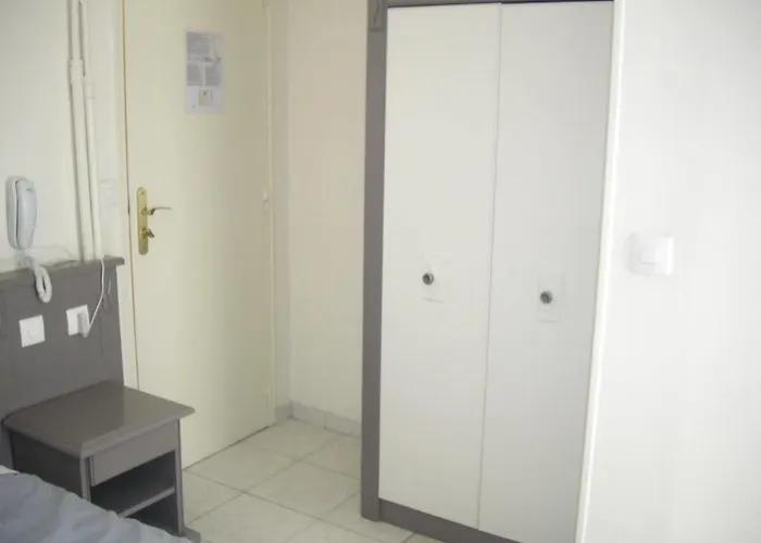 ホテル ドゥ ルーロップ 2*