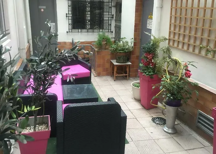 ホテル ドゥ ルーロップ 2*