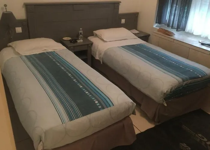 ドゥ ルーロップ 2* パリ